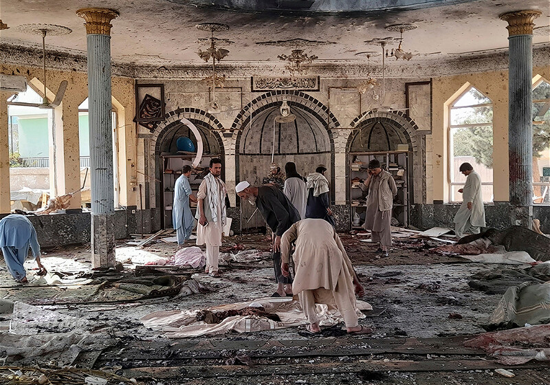 В результате взрыва в мечети в Кабуле погибли не менее 20 человек