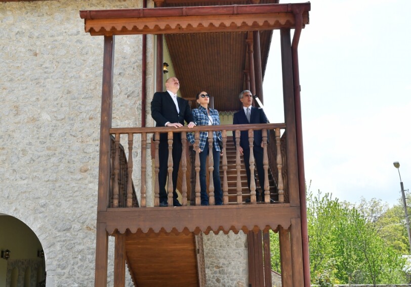 Ильхам Алиев и Мехрибан Алиева открыли усадебный комплекс Мехмандаровых в Шуше