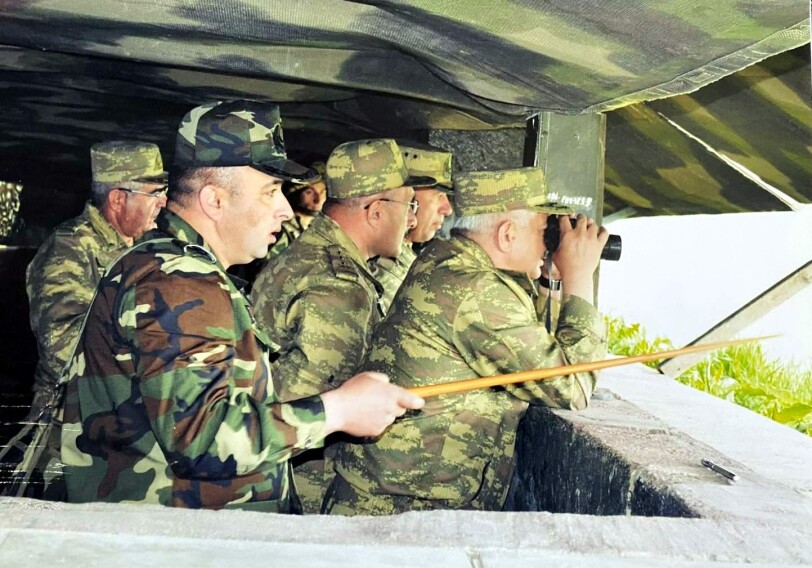 Огонь, батарея! Огонь, батальон!