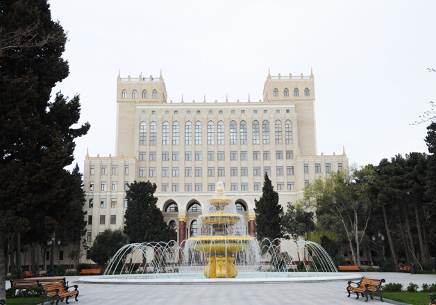 Передача главного здания АН Азербайджана Миннауки и образования не планируется
