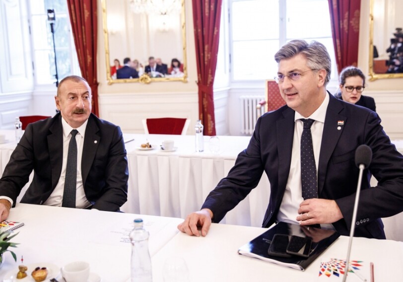 Президент Азербайджана принял участие в круглом столе на тему «Мир и безопасность на европейском континенте» (Фото)