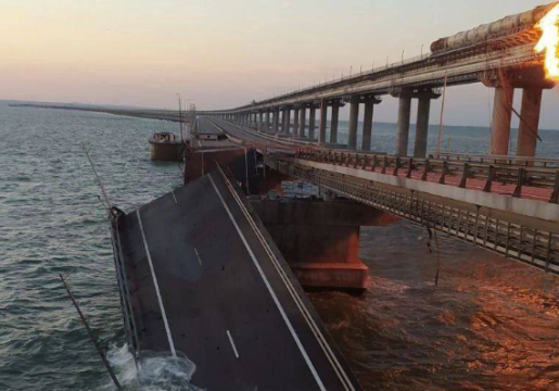 Руководитель Офиса президента Украины: «Крым, мост, начало»
