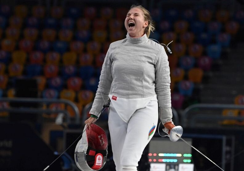 Азербайджанская фехтовальщица завоевала «серебро» на чемпионате мира