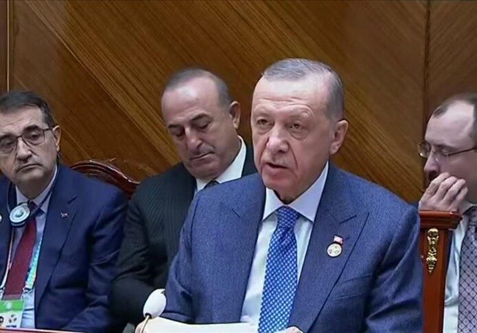 Эрдоган призвал к шагам по транспортировке туркменского газа на Запад