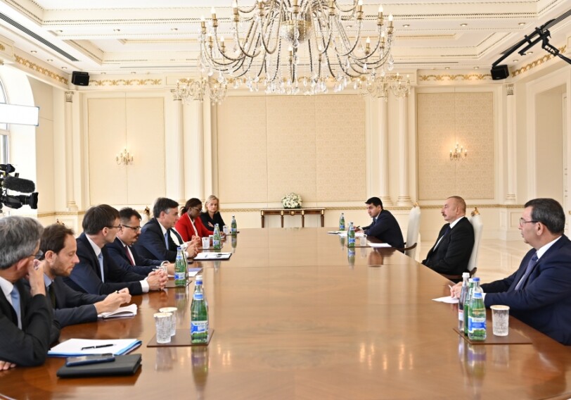 Ильхам Алиев принял делегацию во главе с председателем комитета по международным делам Европарламента (Фото-Обновлено)