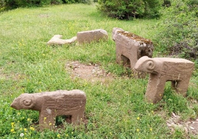 В Азербайджане впервые обнаружены каменные фигуры быка (Фото)