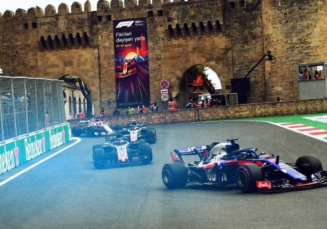 «Формула-1»: На трассе в Баку изменили заезд на пит-лейн