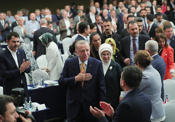 Правящая партия Турции выдвинула Эрдогана кандидатом на президентских выборах в 2023 году (Фото)
