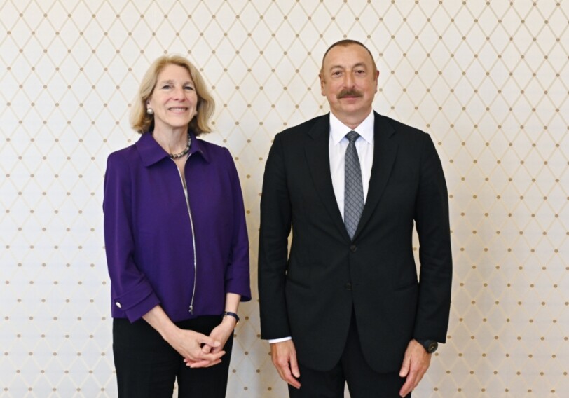 Президент Ильхам Алиев принял помощника госсекретаря США Карен Донфрид (Фото)
