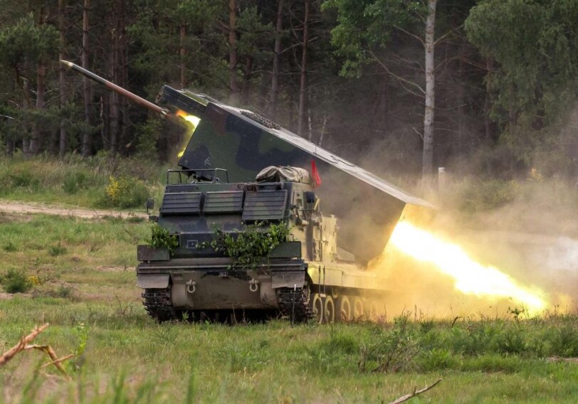 Германия поставила Украине реактивные системы залпового огня и самоходные гаубицы
