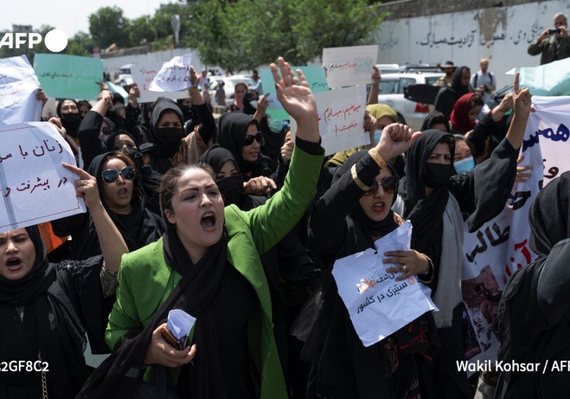 Талибы открыли огонь в воздух во время протестов женщин в Кабуле