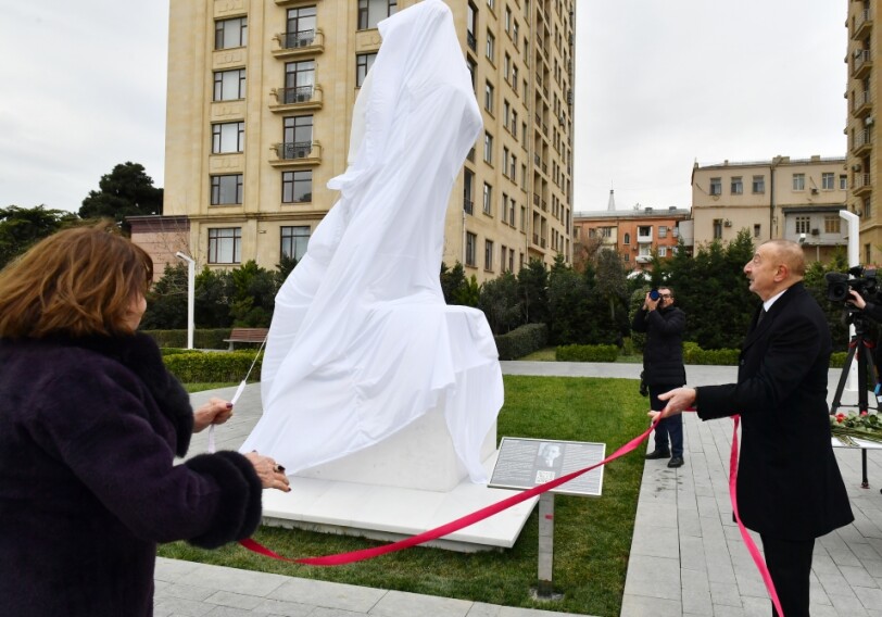 Ильхам Алиев принял участие в открытии памятника выдающемуся композитору Тофику Кулиеву в Баку (Фото-Обновлено)