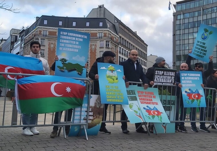 Перед Европарламентом в Брюсселе прошла акция протеста против армянского экотеррора (Фото)