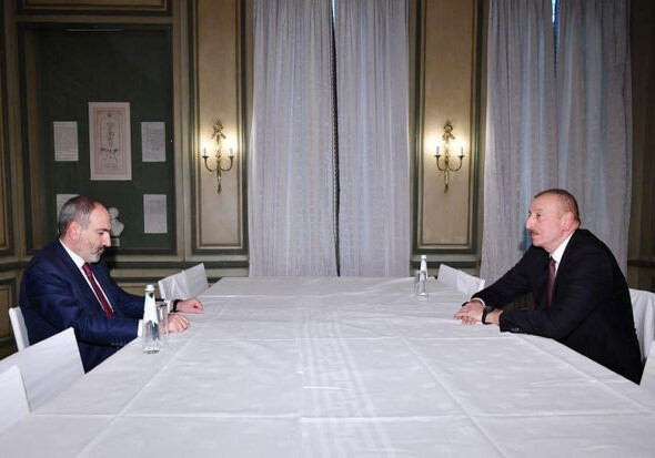 Никол Пашинян согласился провести встречу с Ильхамом Алиевым без президента Франции?