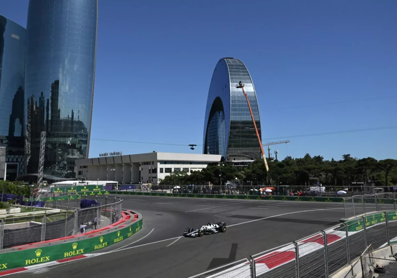 Организаторы гонок «Формулы-1» в Баку отказались от личных автомобилей