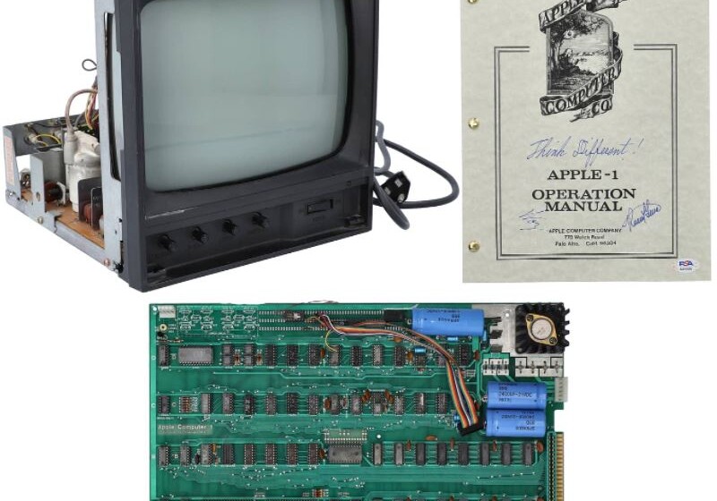 Компьютер Apple с автографом Стива Джобса выставлен на аукцион