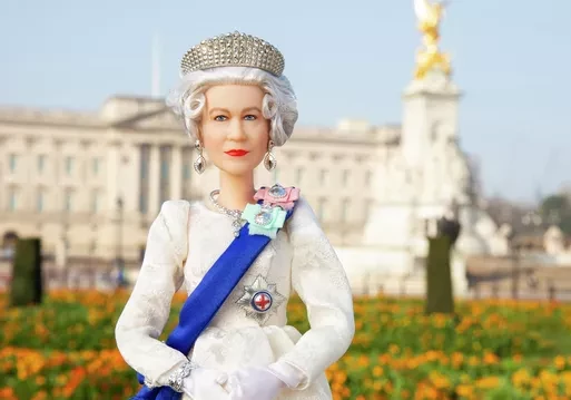 Куклы Барби с лицом королевы Елизаветы II раскупили за три секунды