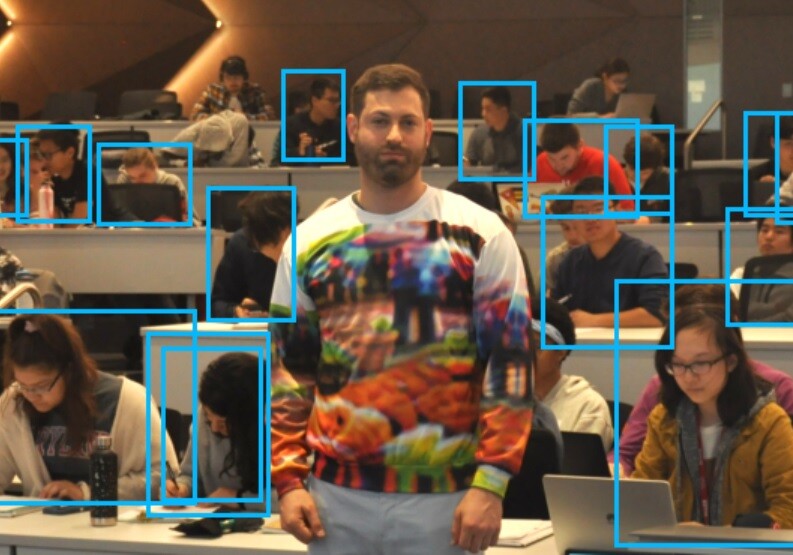 Создан свитер-невидимка – Он скроет человека от искусственного интеллекта