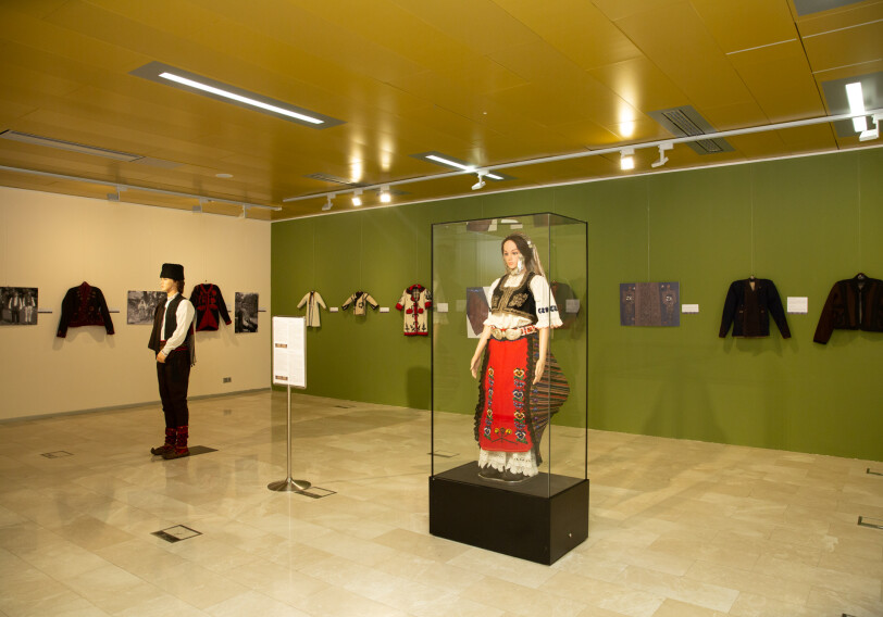 «Очарование одежды»: в Баку открылась выставка музея Белграда» (Фото)