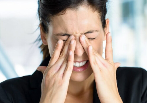Потеря обоняния , но есть боль в глазах – Названы симптомы COVID шестой волны