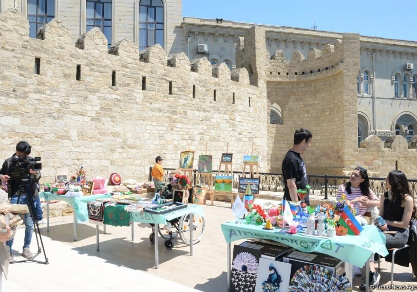 В Баку открылась выставка-ярмарка ATMA-YARAT-SAT (Фото)