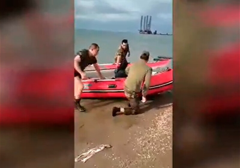 В Баку спасли женщину, бросившуюся в море (Видео)