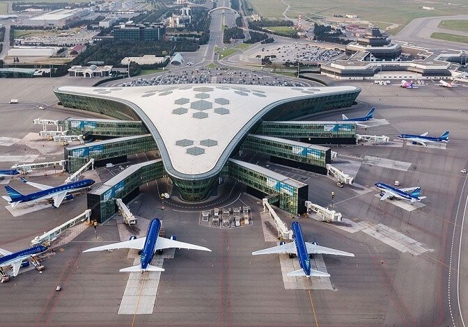 Самолет рейса Токио-Тель-Авив совершил экстренную посадку в Баку