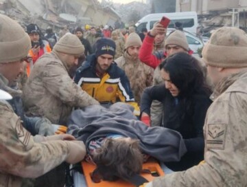Пятилетнюю девочку в Хатае спасли из-под завалов спустя 51 час (Видео) 