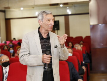 Всемирно известный ученый Роальд Сагдеев выступил в БГУ (Фото)