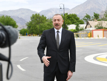Ильхам Алиев дал интервью Азербайджанскому телевидению в поселке Басгал (Обновлено)