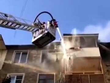 В Баку произошел пожар в пятиэтажном здании (Видео)