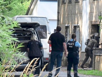 Германская полиция обыскала несколько объектов и ​​домов в поисках азербайджанца, подозреваемого в убийстве