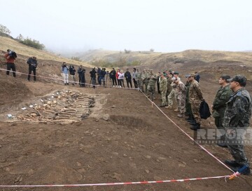 Военные атташе в АР побывали на территории массового захоронения в Эдилли (Фото)