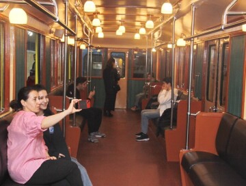 В бакинском метро демонстрируются ретровагоны (Фото)