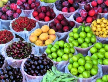 Почему фрукты и овощи продаются в Баку по очень высоким ценам? (Видео)