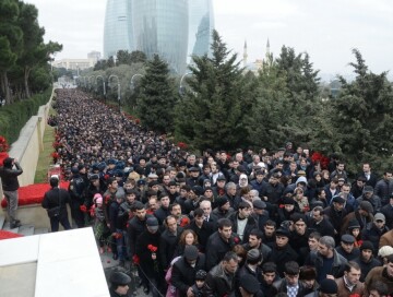 Азербайджанский народ чтит память шехидов 20 Января (Фото)