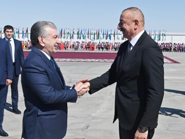 Президент Азербайджана прибыл в город Ургенч (Фото)