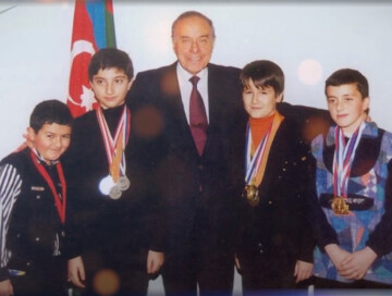 Событие, изменившее историю азербайджанских шахмат - Ведущие гроссмейстеры страны о встрече с Гейдаром Алиевым 24-летней давности (Видео)