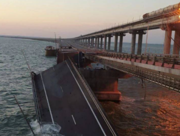 Руководитель Офиса президента Украины: «Крым, мост, начало»