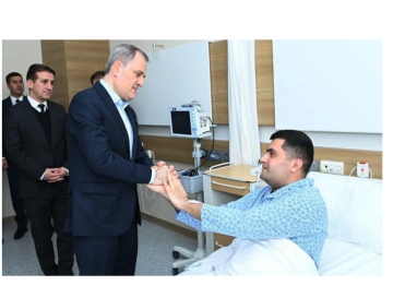 Джейхун Байрамов навестил раненых при нападении на посольство АР в Тегеране (Фото)