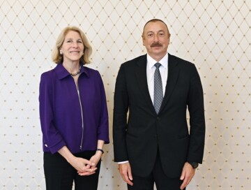 Президент Ильхам Алиев принял помощника госсекретаря США Карен Донфрид (Фото)