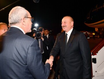 Президент Азербайджана прибыл с визитом в Алжир (Фото)
