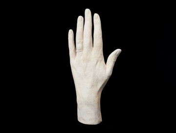Слепок левой руки принцессы Дианы с обручальным кольцом выставлен на аукцион