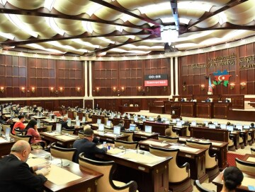В парламенте Азербайджана принят в I чтении законопроект о политпартиях