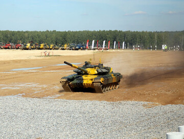 Азербайджанские танкисты открыли заезды «Танкового биатлона» (Фото)
