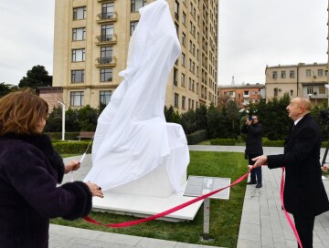 Ильхам Алиев принял участие в открытии памятника выдающемуся композитору Тофику Кулиеву в Баку (Фото-Обновлено)