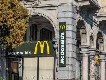 Ресторан McDonald's в Швейцарии начал принимать оплату в криптовалюте