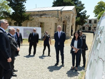 Делегация во главе с Али Асадовым и Самиром Нуриевым посетила освобожденные от оккупации территории (Фото)