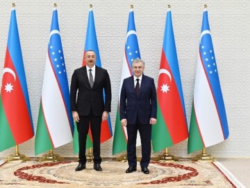 Президент Узбекистана позвонил Президенту Ильхаму Алиеву