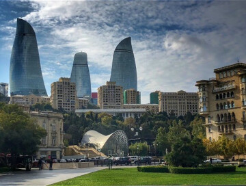 Какая погода ожидается в Баку в первый день октября?